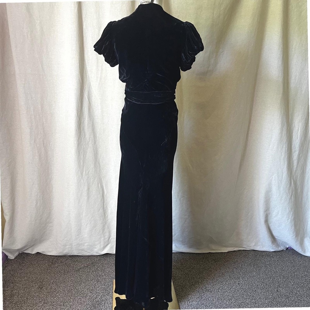 1930s Black Silk Velvet Evening Gown Openhym's Rhinstone Belt Dress S - Picture 2 of 9
